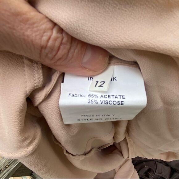 Iris & Ink Ruffled tiered crepe dress size 8 beige pink - Picture 10 of 11